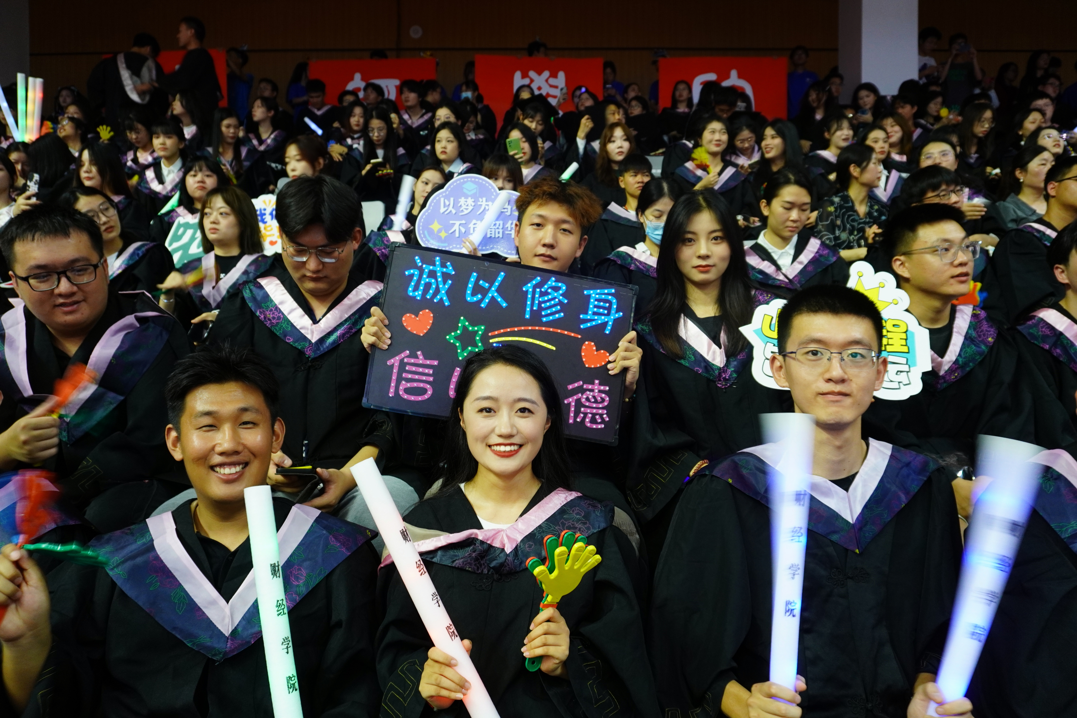 6486b8d19dcc3.jpg