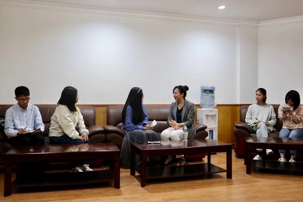 讲座照片2.jpg